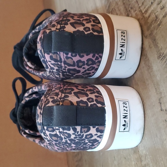 Adidas size US women's 7.5 leppard print Nizza - Picture 7 of 7